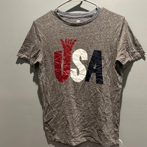 Gray old navy t shirt
